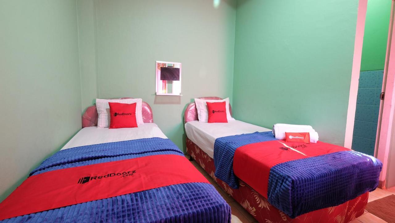 Reddoorz Near Mangrove Forest Kupang Kupang  Eksteriør bilde